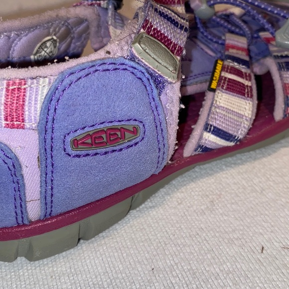 Keen girls purple closed toe water shoes size 2 - Picture 7 of 7